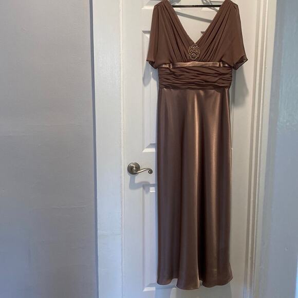 GOWN by Patra. Gorgeous shimmering sexy sophisticated comfortable dress 10
C - Picture 14 of 16